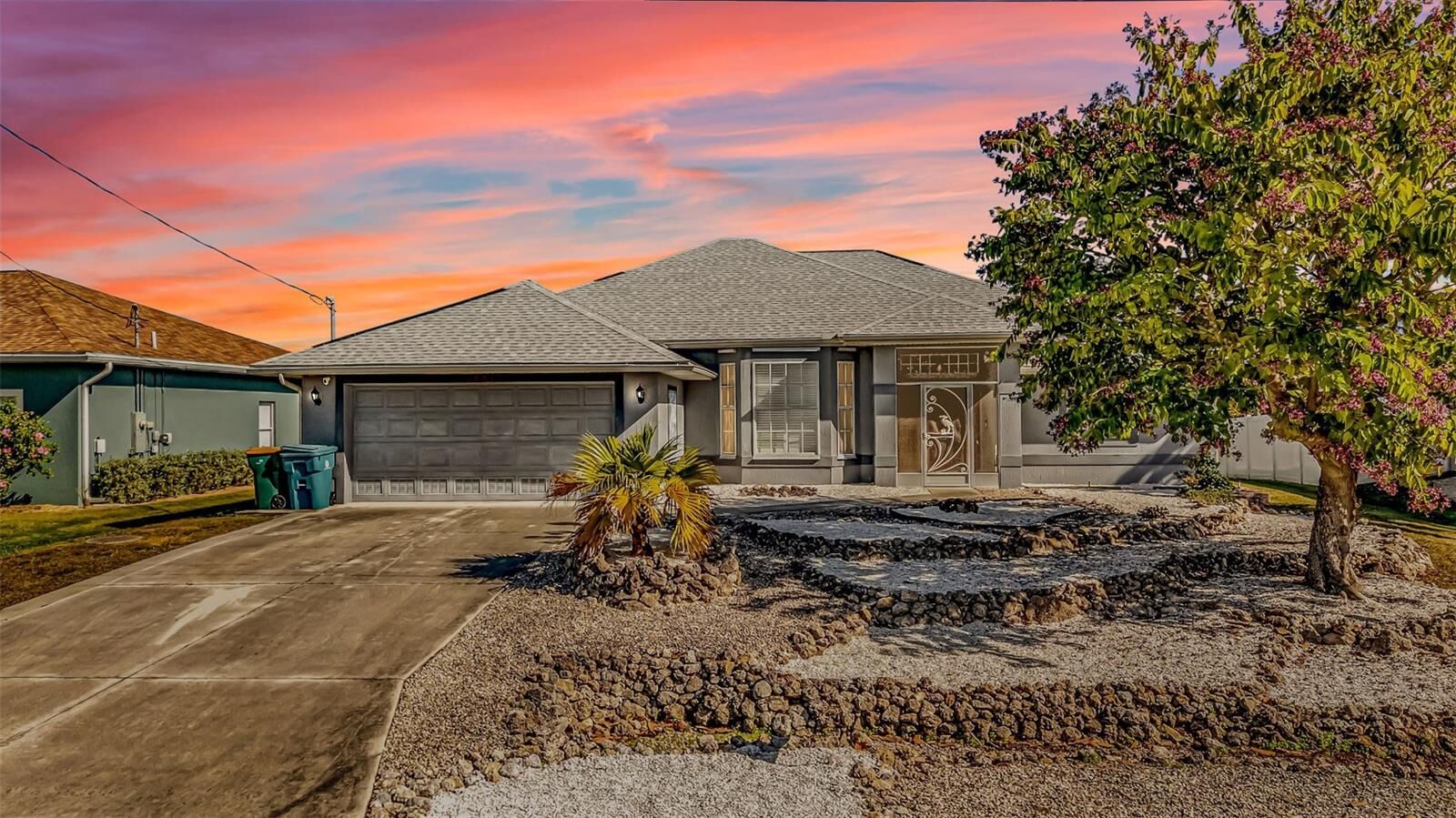 Property Photo: 9582 Arsipe Circle FL 33981