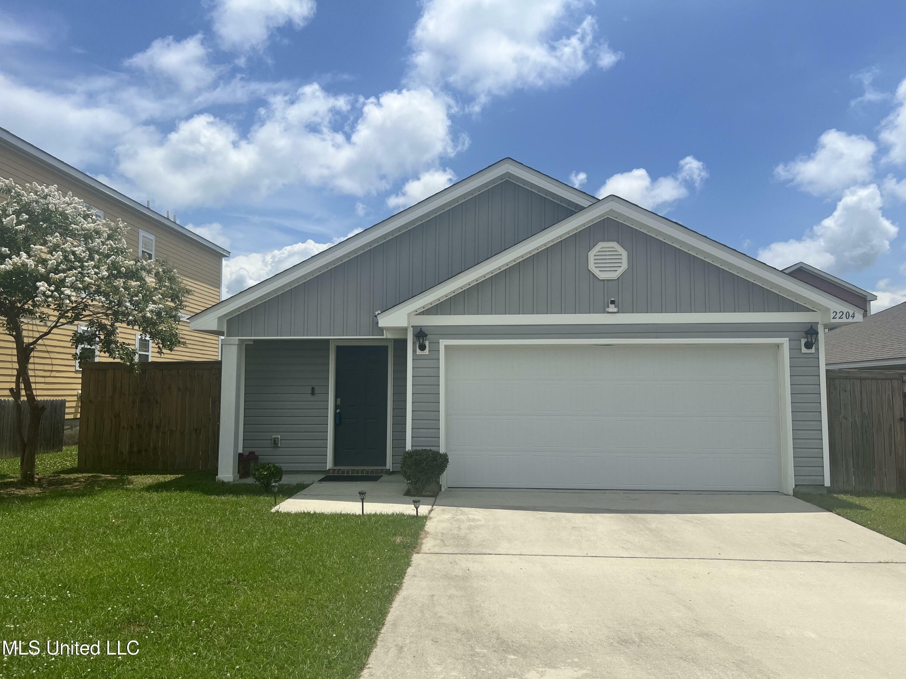 Property Photo: 2204 Magazine Street MS 39564