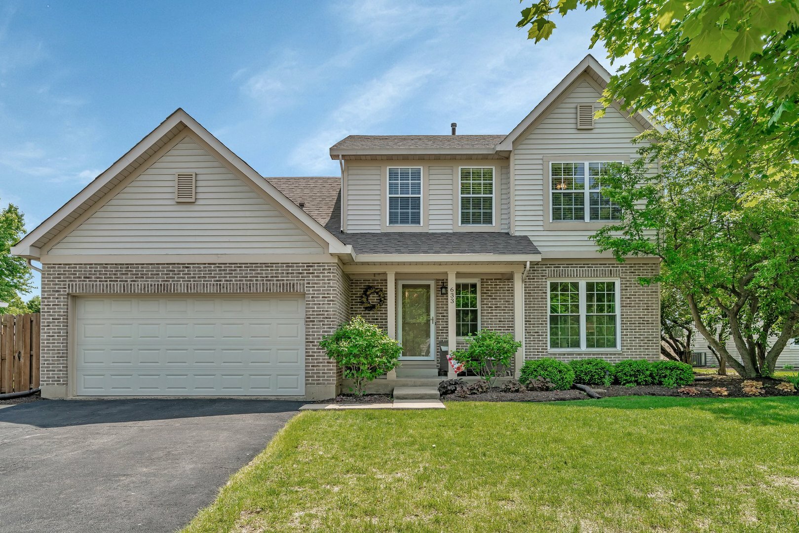 Property Photo: 633 Salem Circle IL 60543
