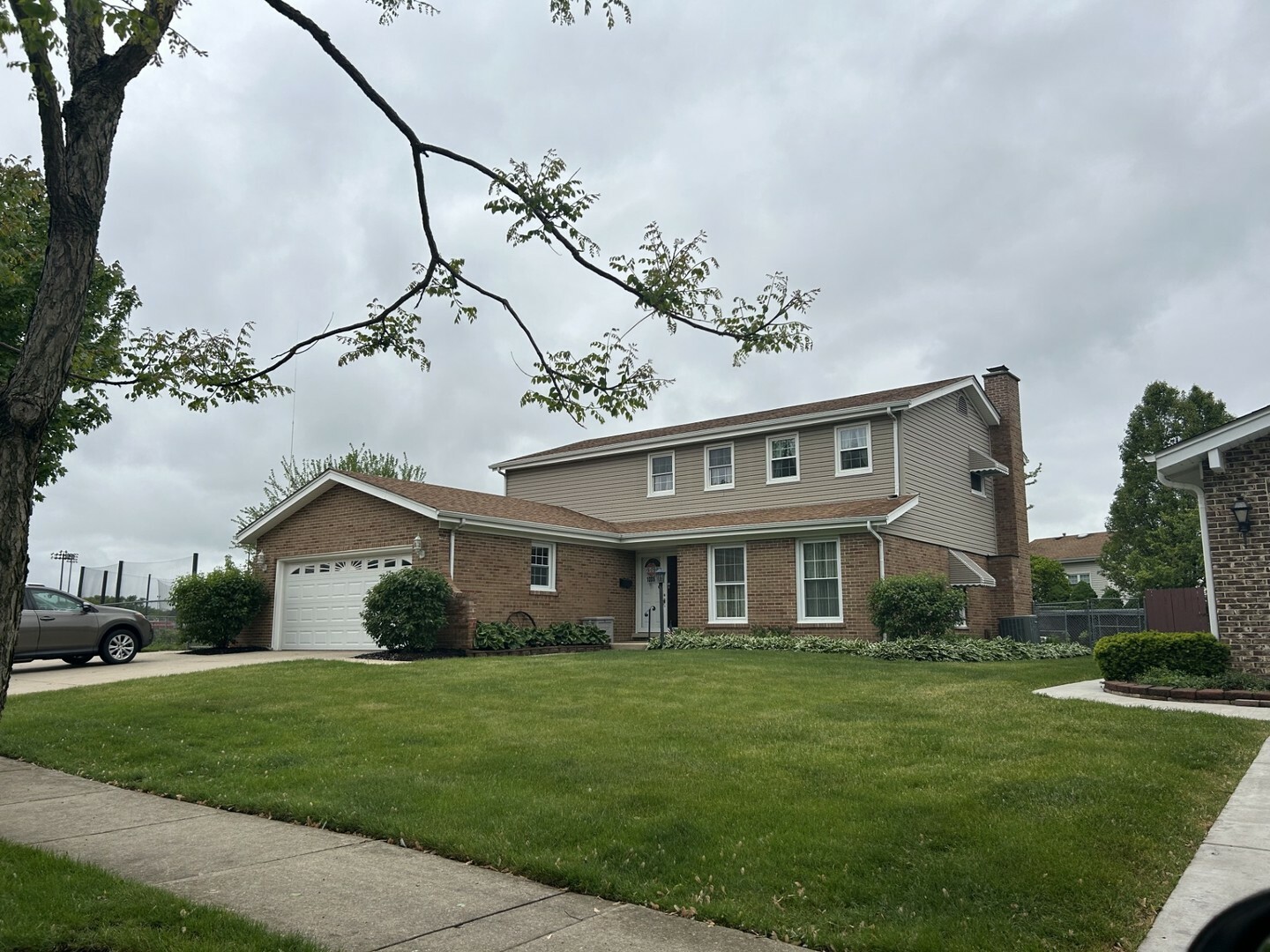 Property Photo: 1006 E Cooper Drive IL 60074