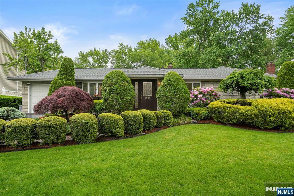 252 Oak Avenue  River Edge NJ 07661 photo