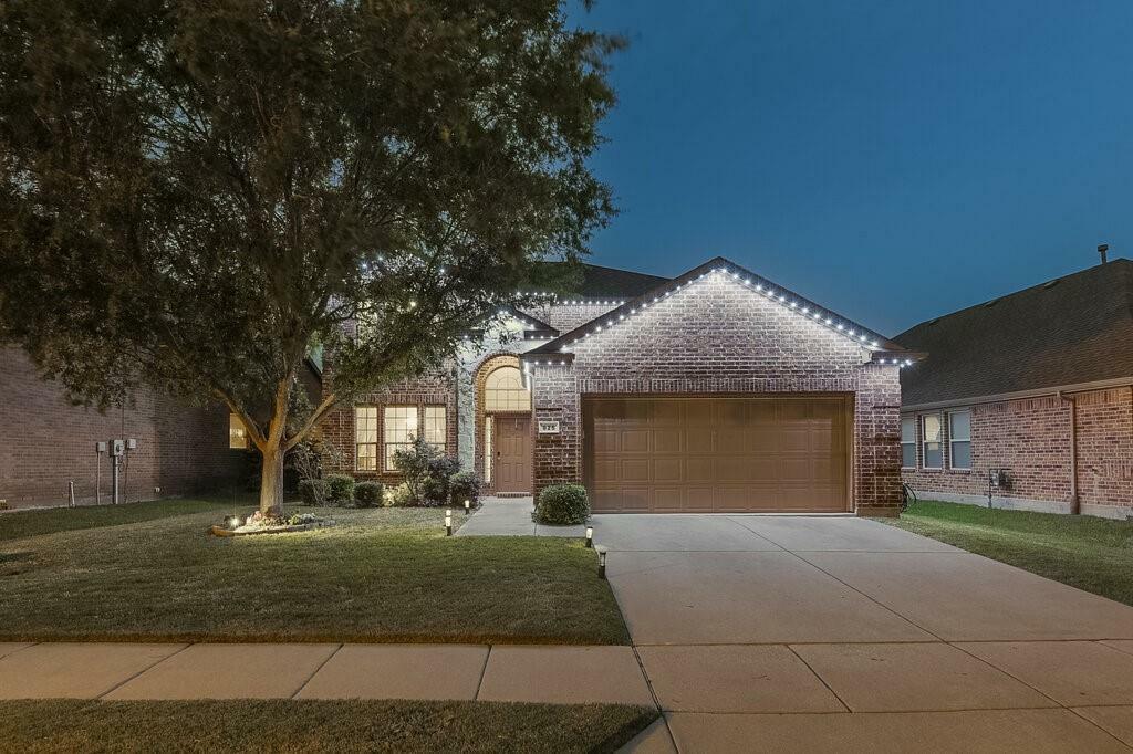 Property Photo: 925 Lake Grove Drive TX 75068
