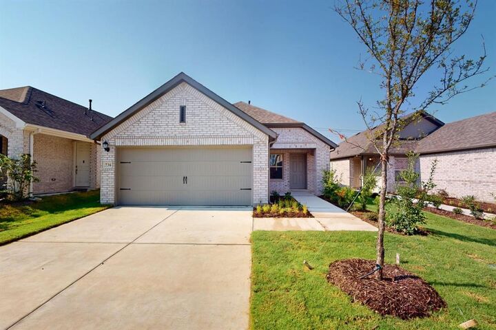 Property Photo:  736 Hidden Feather Drive  TX 75166 