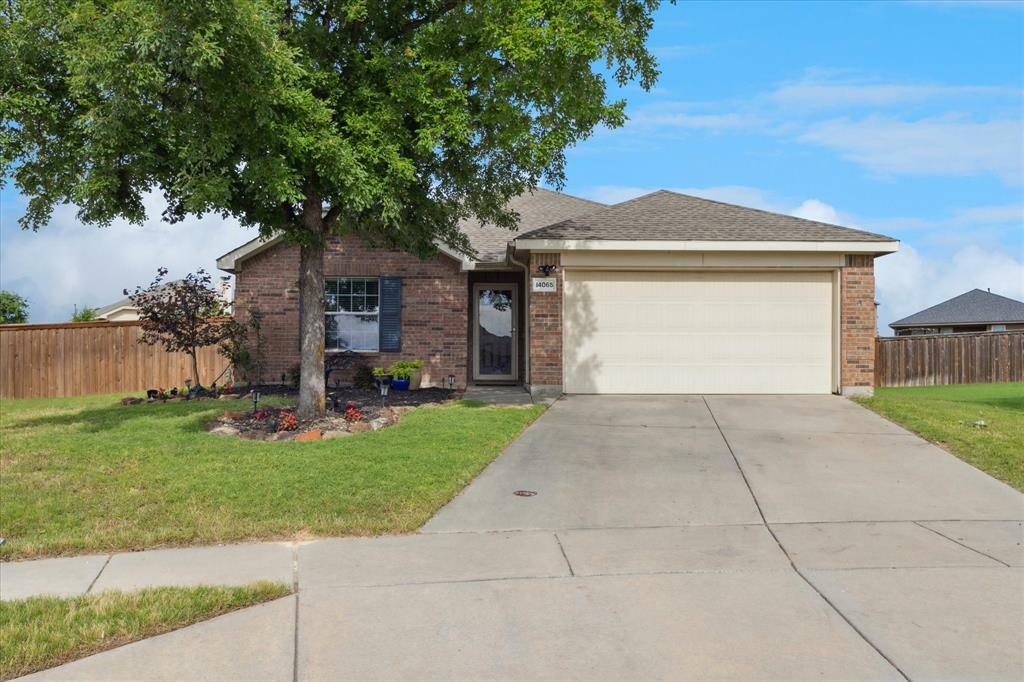 Property Photo:  14065 Tanglebrush Trail  TX 76052 