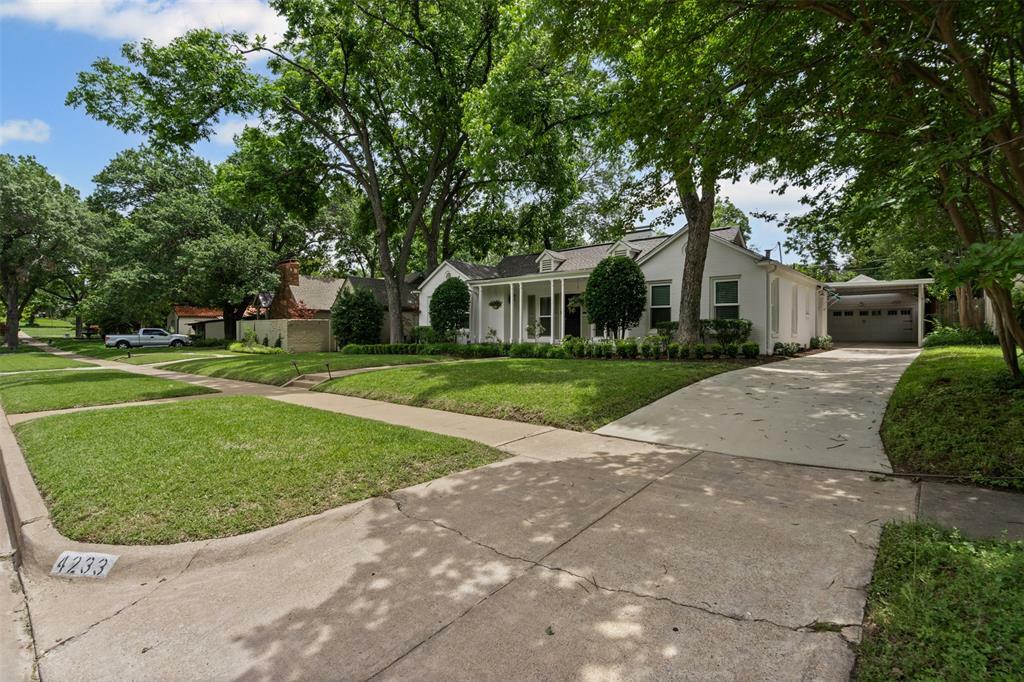 Property Photo: 4233 Pershing Avenue TX 76107