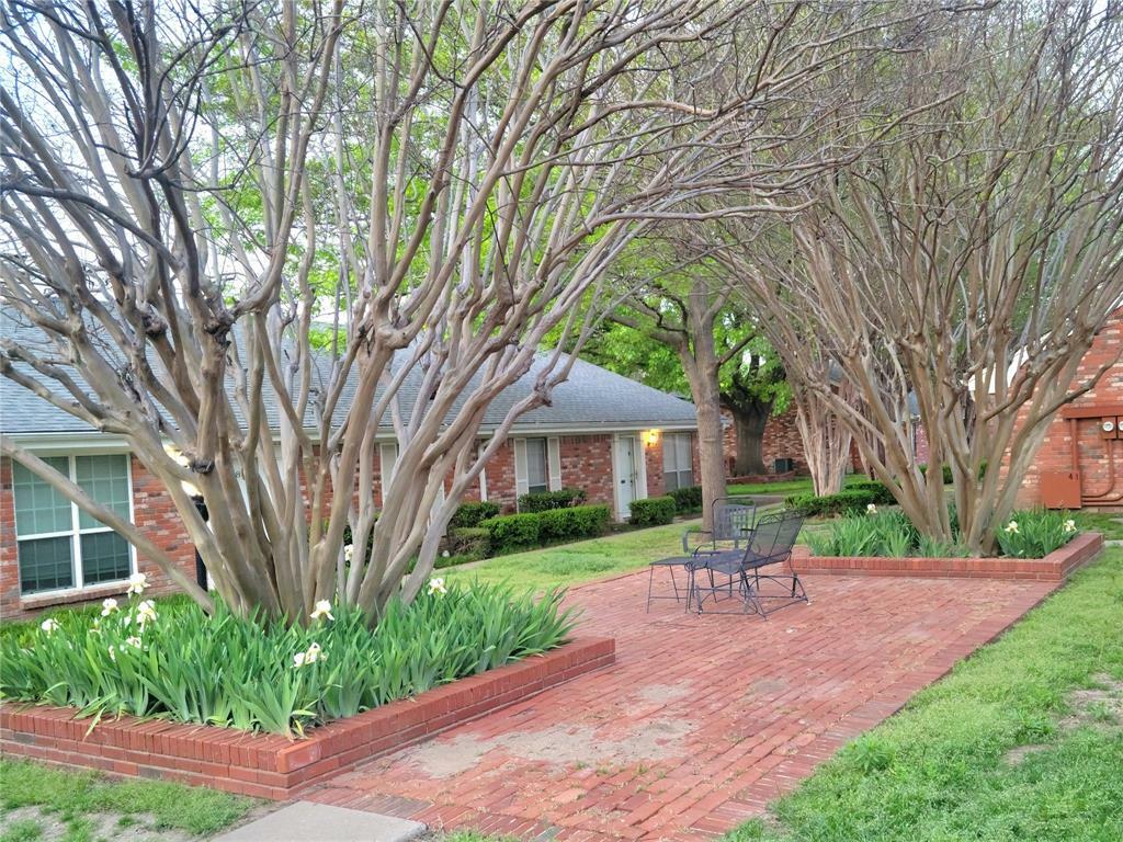 Property Photo: 1185 Roaring Springs Road TX 76114