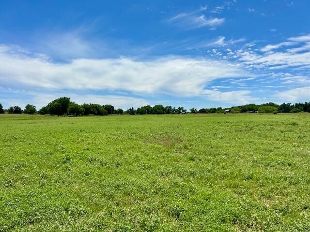 Property Photo: 811 Lcr 238 TX 76667