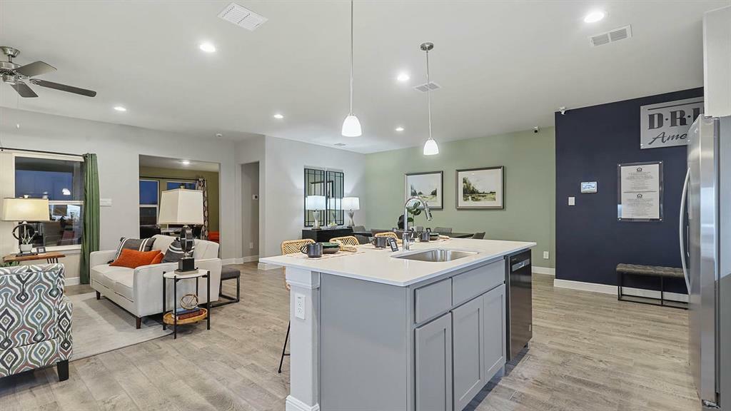 Property Photo: 1125 Keystone Drive TX 76048