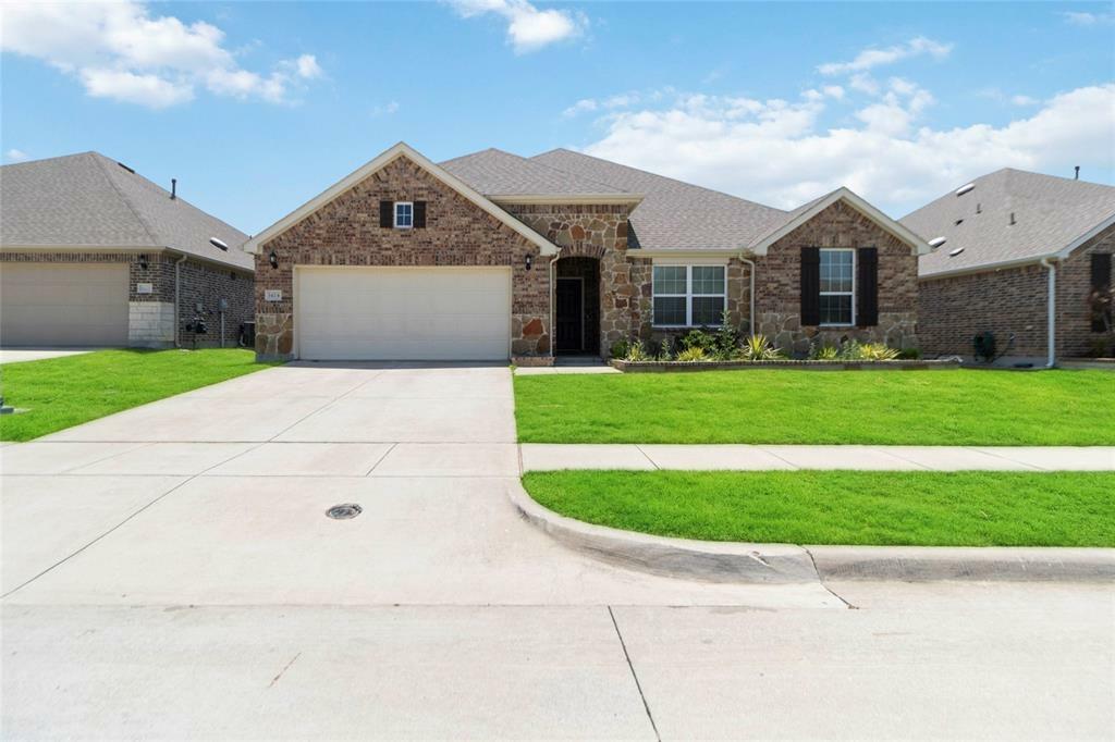Property Photo: 1424 Millican Lane TX 76227