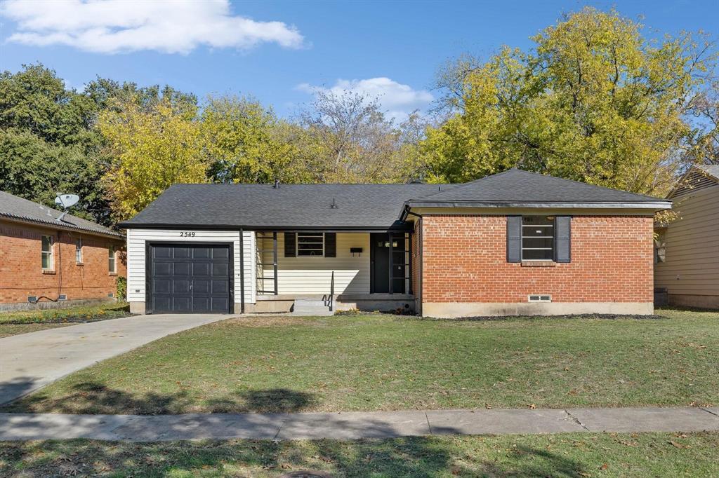 Property Photo: 2549 Inadale Avenue TX 75228