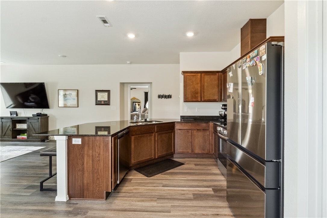 Property Photo: 2409 S Silver Street AR 72761