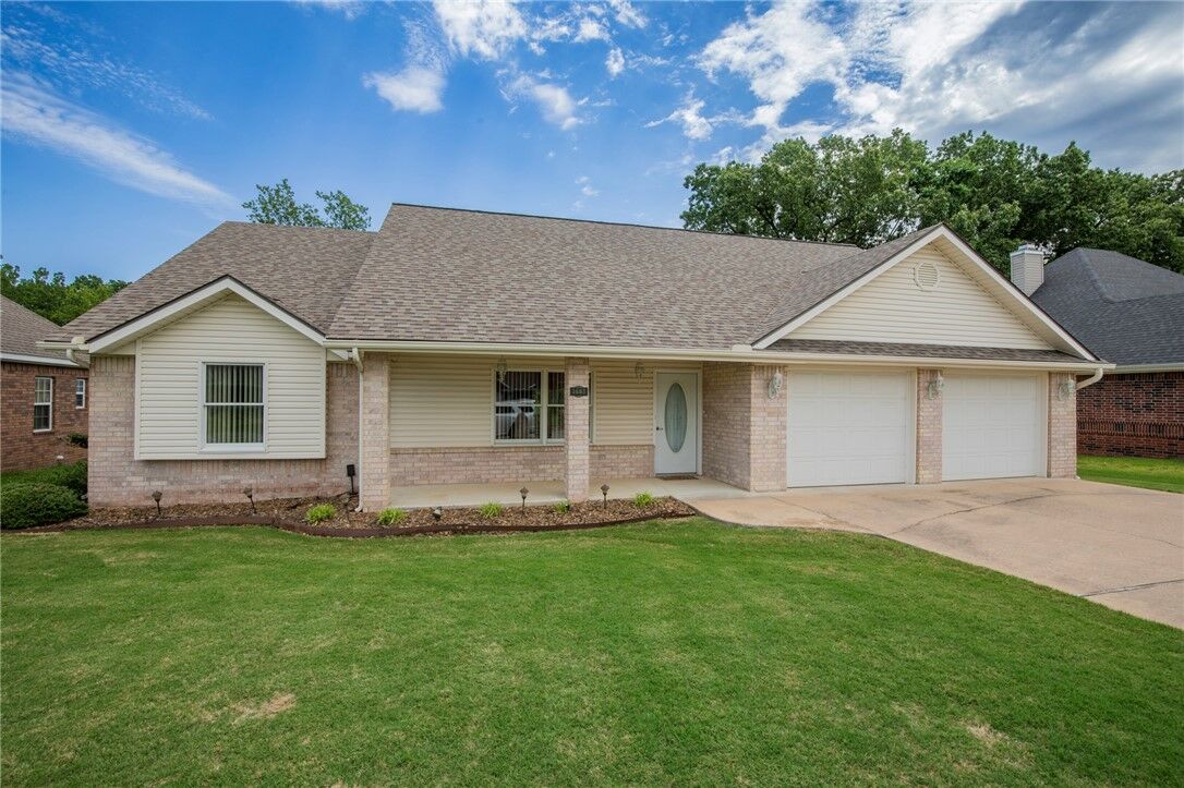 Property Photo:  1603 Breckenridge Loop  AR 72756 