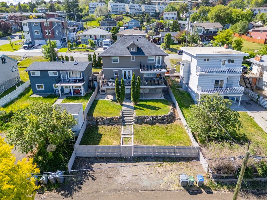 Property Photo: 622 Battle W Street BC V2C 1H5