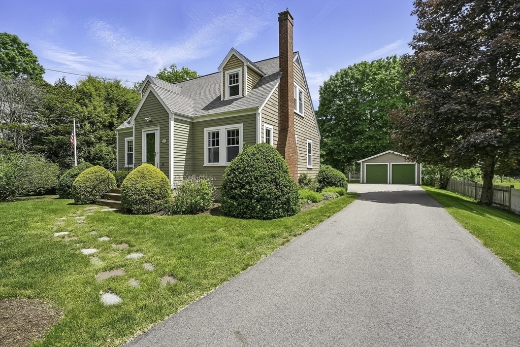 Property Photo:  247 South St  MA 02093 