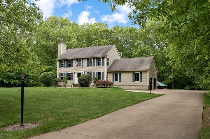 Property Photo:  59 Linden St  MA 01516 