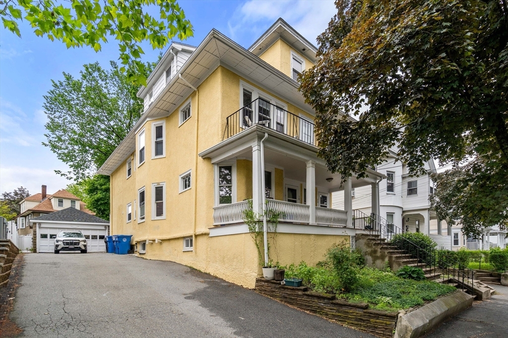 Property Photo:  18 Park Rd 1  MA 02478 