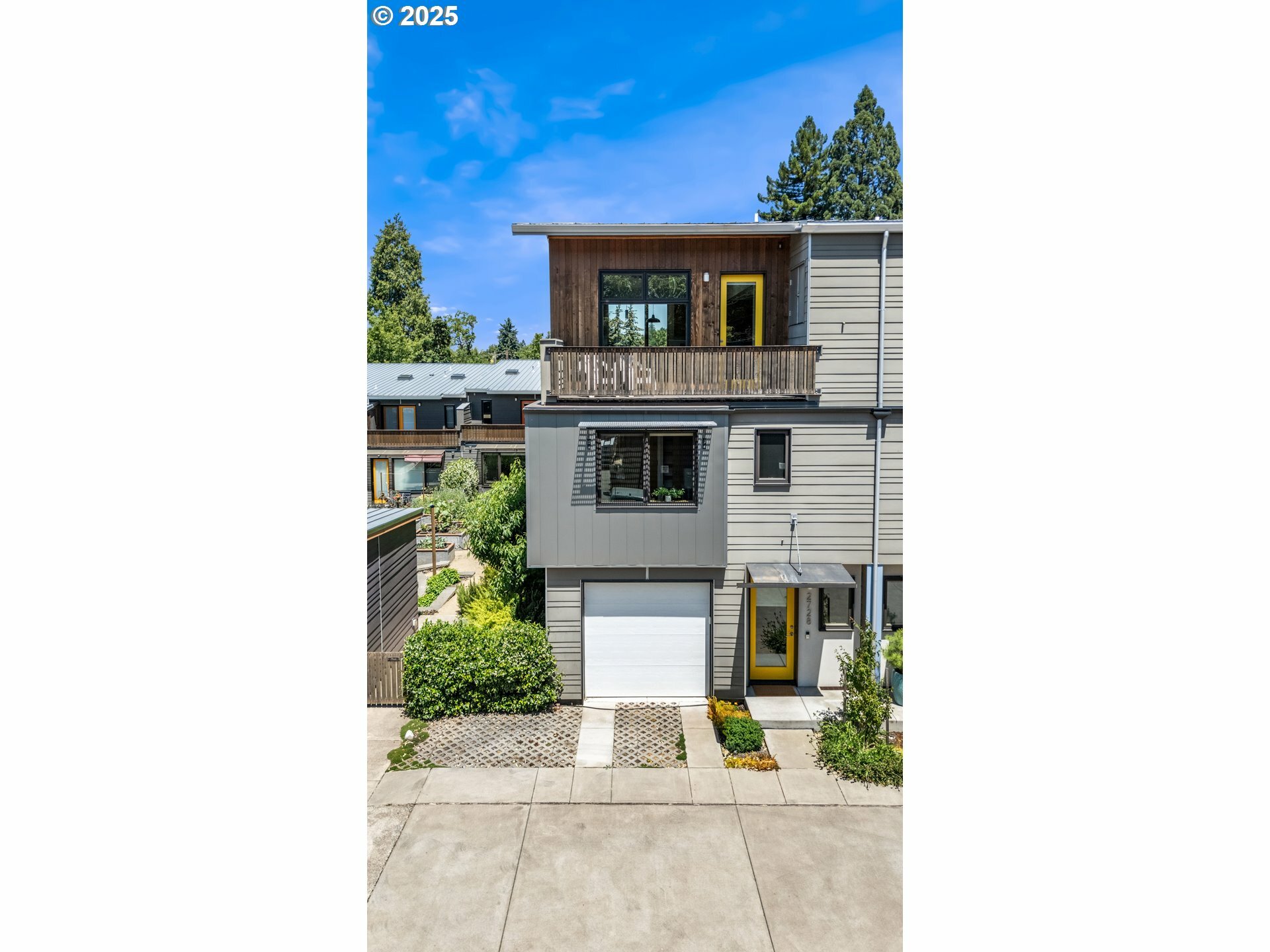 Property Photo: 2728 Friendly St OR 97405