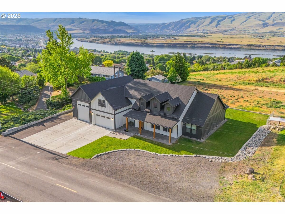 2545 E 18th St  The Dalles OR 97058 photo