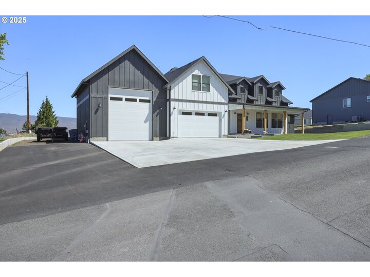 2545 E 18th St  The Dalles OR 97058 photo