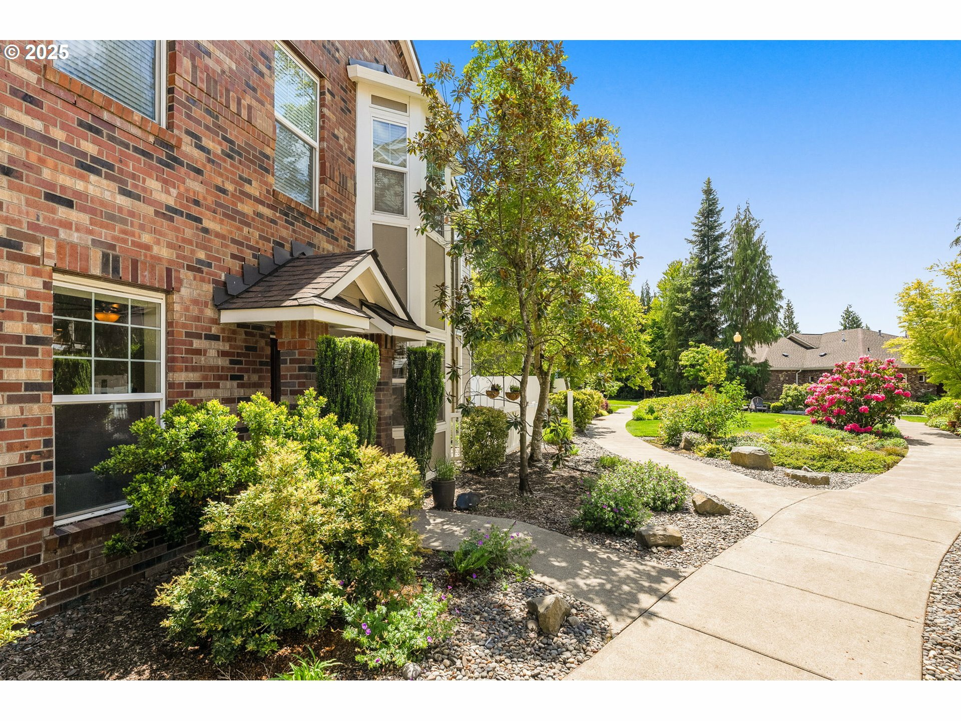 Property Photo:  1231 NE Horizon Loop 203  OR 97124 