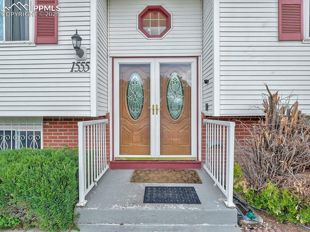 Property Photo: 1555 Luna Vista Street CO 80911