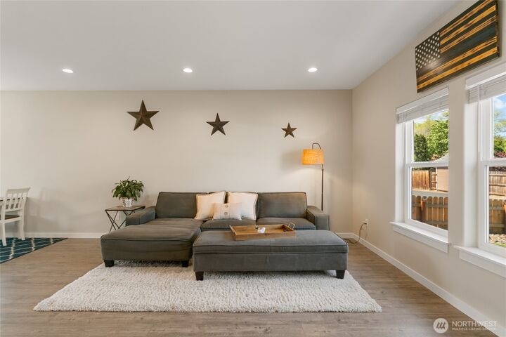 Property Photo:  610  Laura Lane  WA 98926 