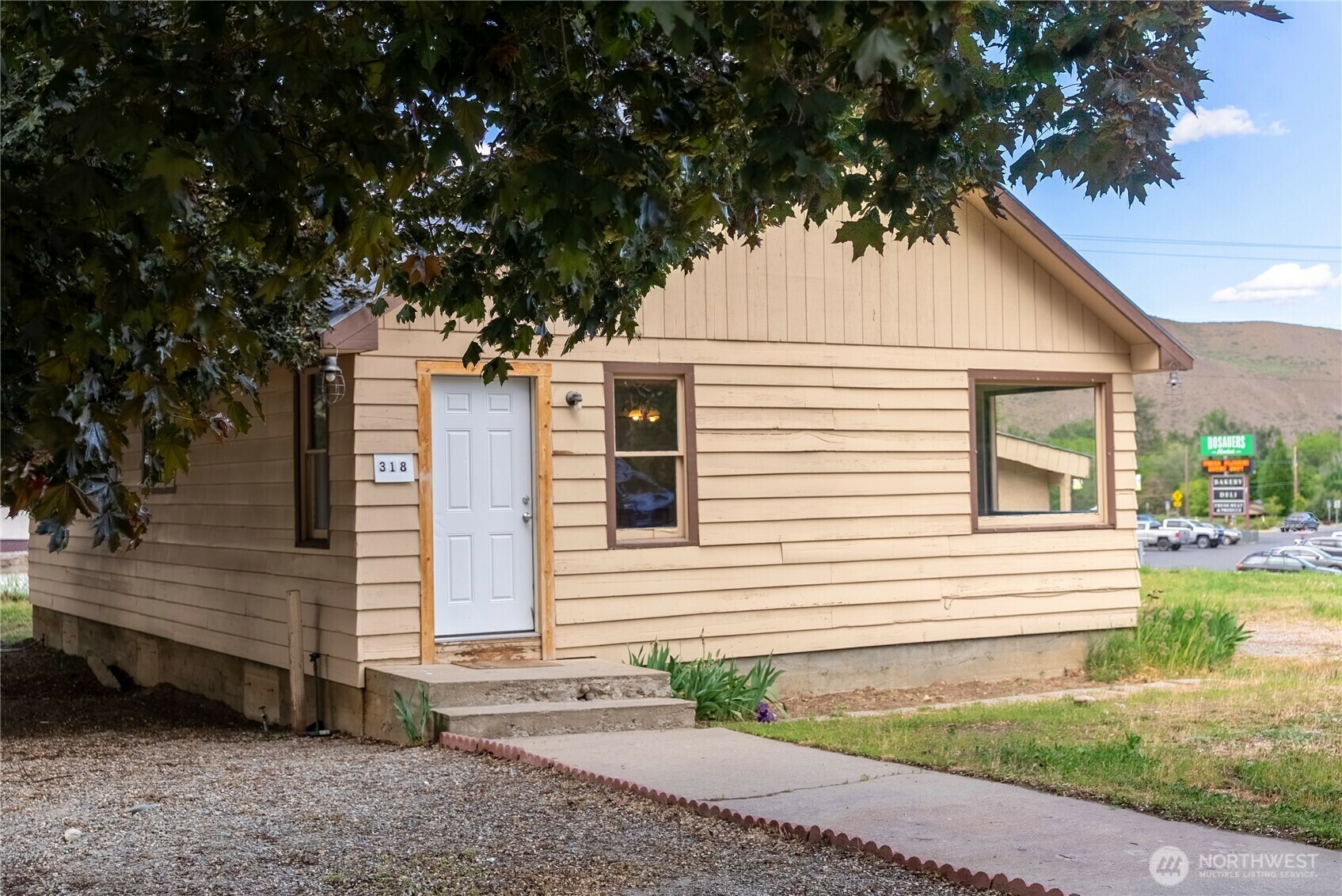 Property Photo: 318 Lombard Street WA 98856