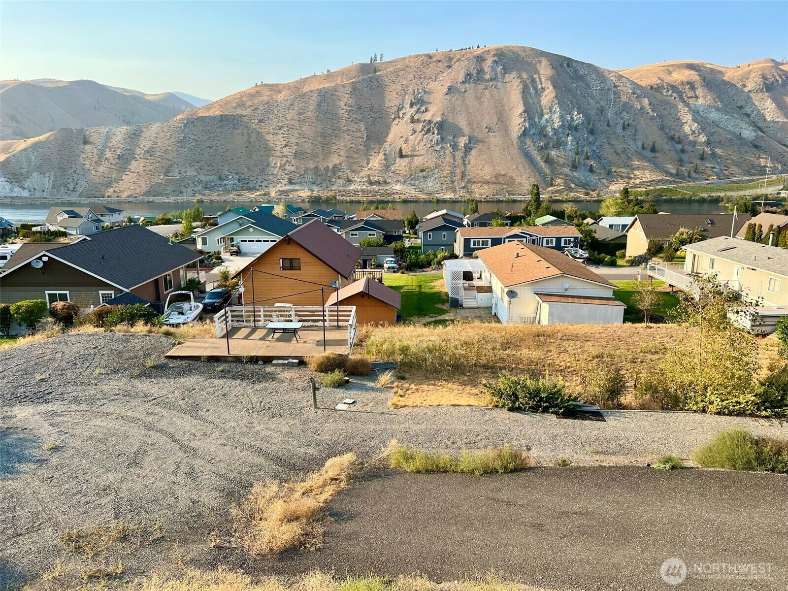 Property Photo: 445 Entiat Place WA 98843