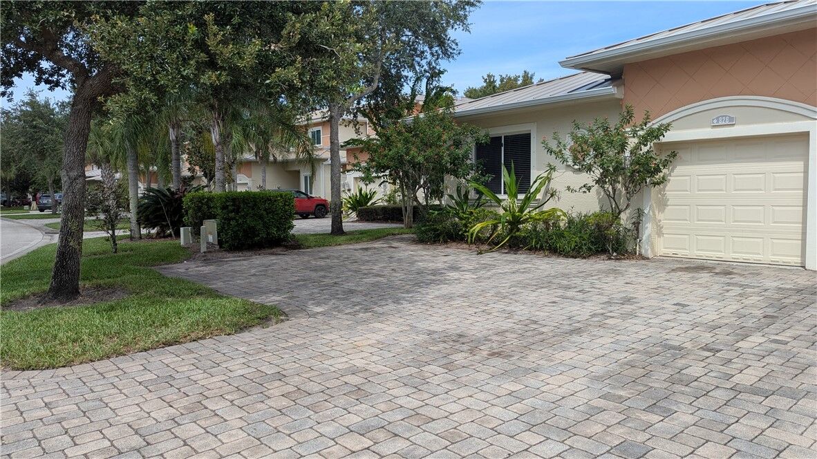 Property Photo: 826 Middleton Drive SW FL 32962