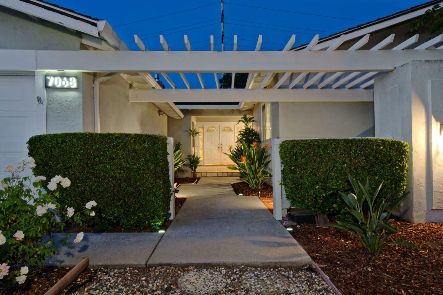 Property Photo: 7068 Brooktree Way CA 95120