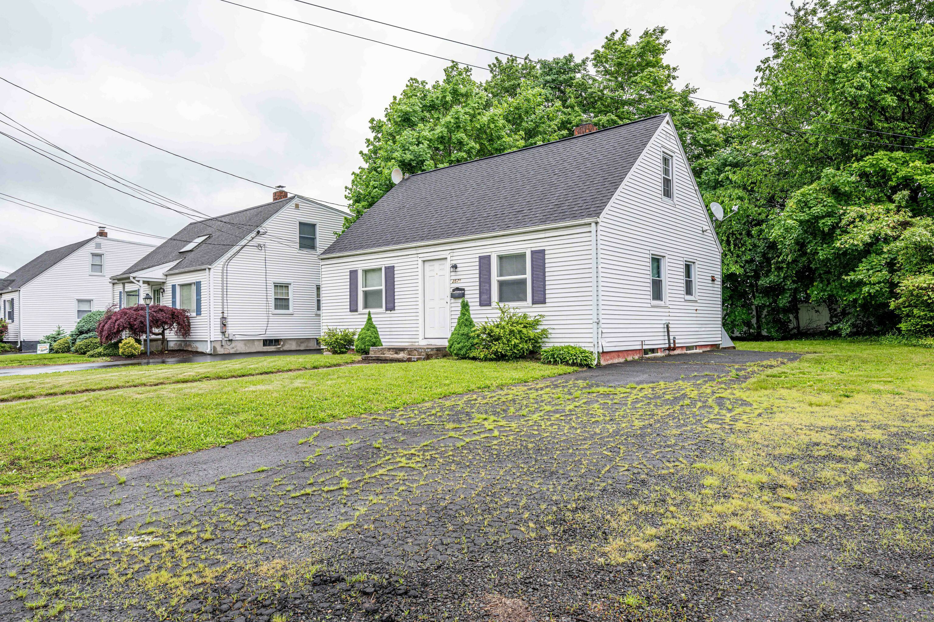 2579 Whitney Avenue  Hamden CT 06518 photo