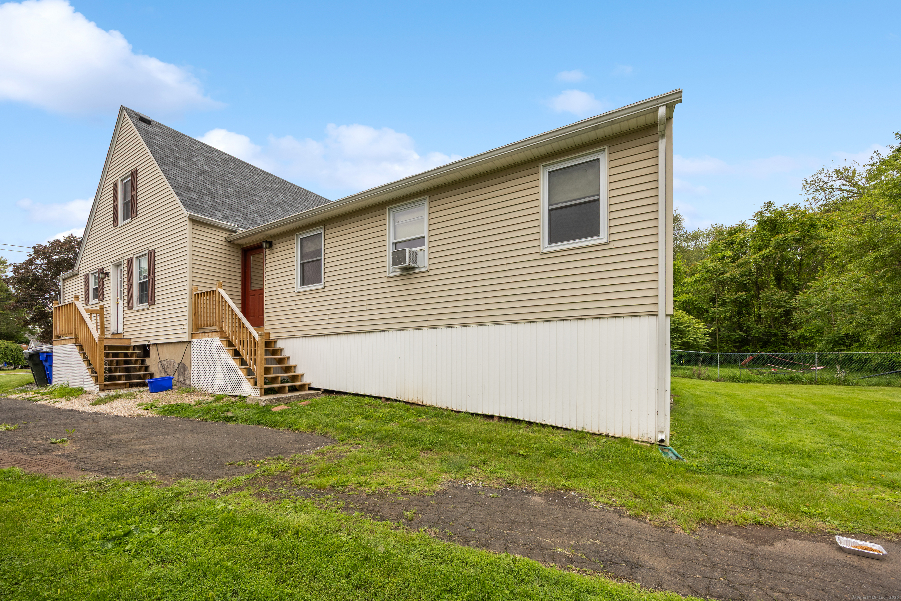 Property Photo: 124 Jordan Lane CT 06109
