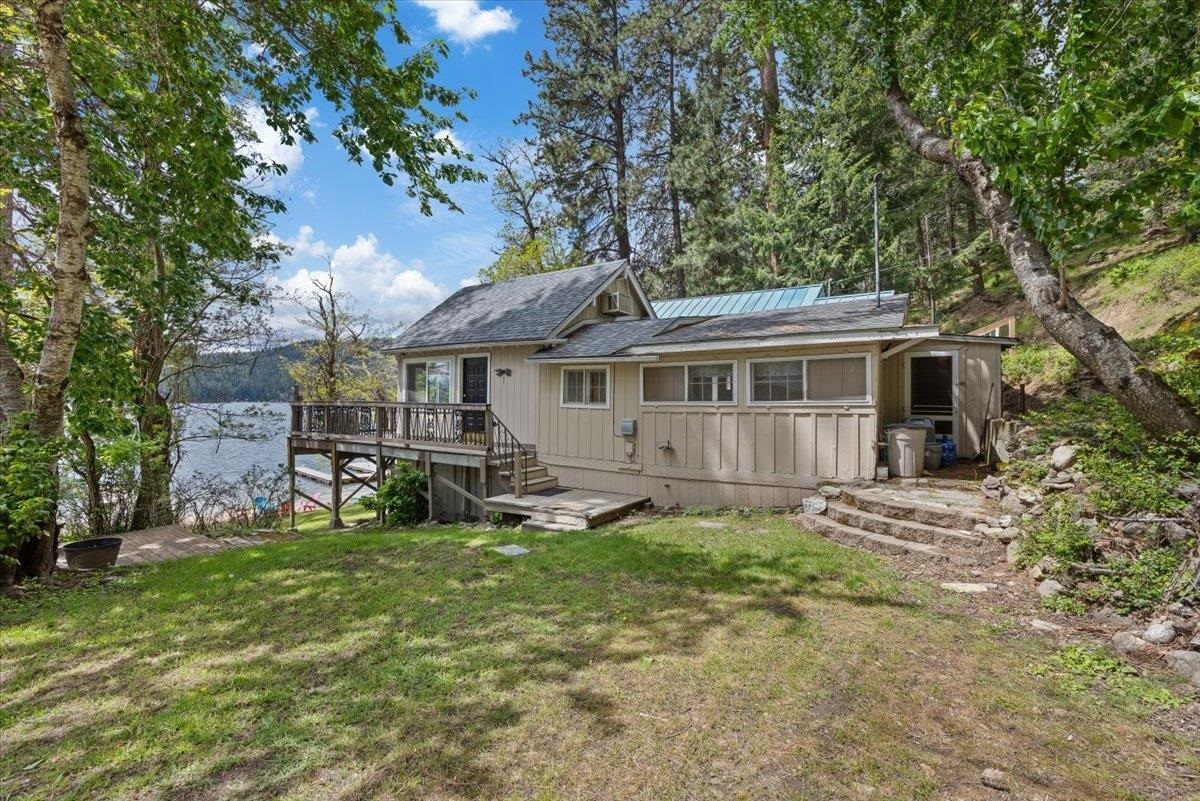 Property Photo: 12931 N North Park St WA 99006