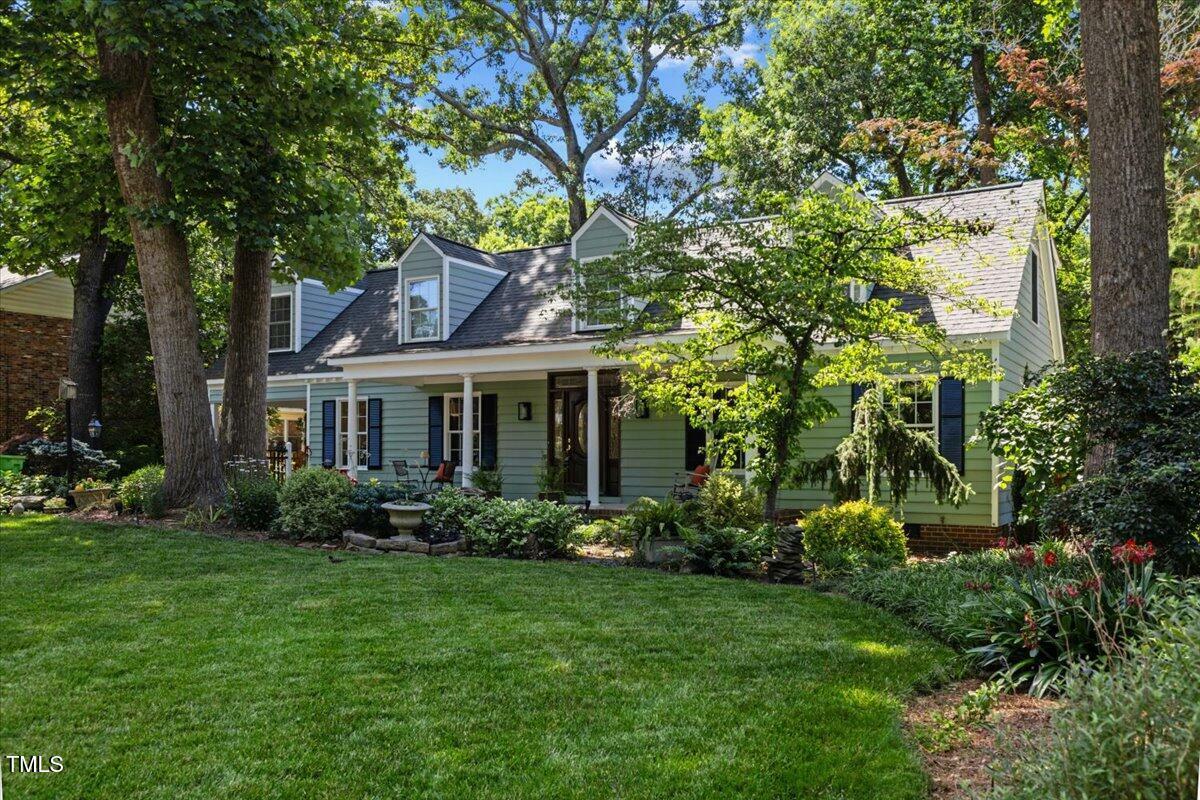 Property Photo: 924 Pebblebrook Drive NC 27609