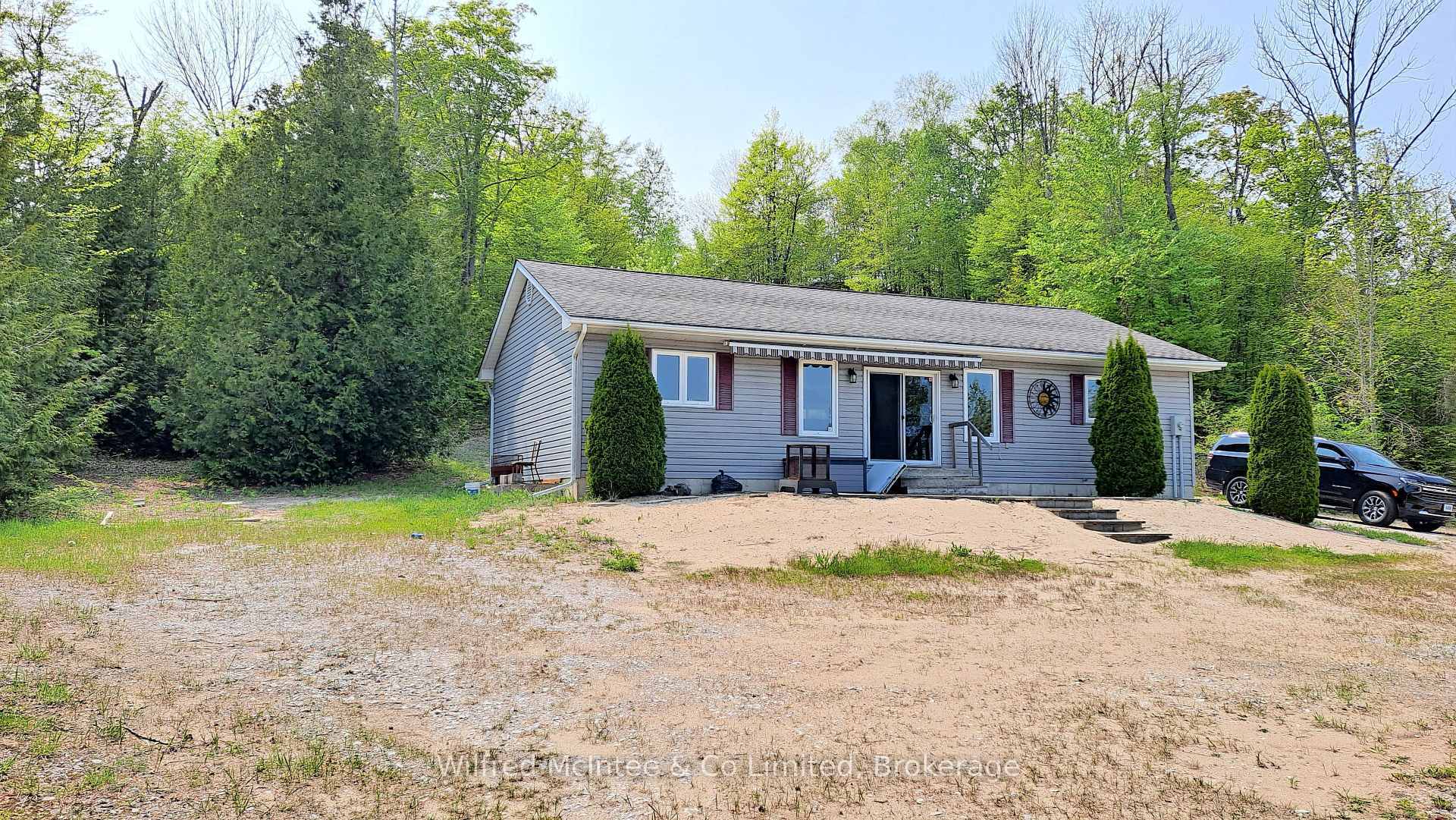 Property Photo: 35 Bryant Street ON N0H 2T0