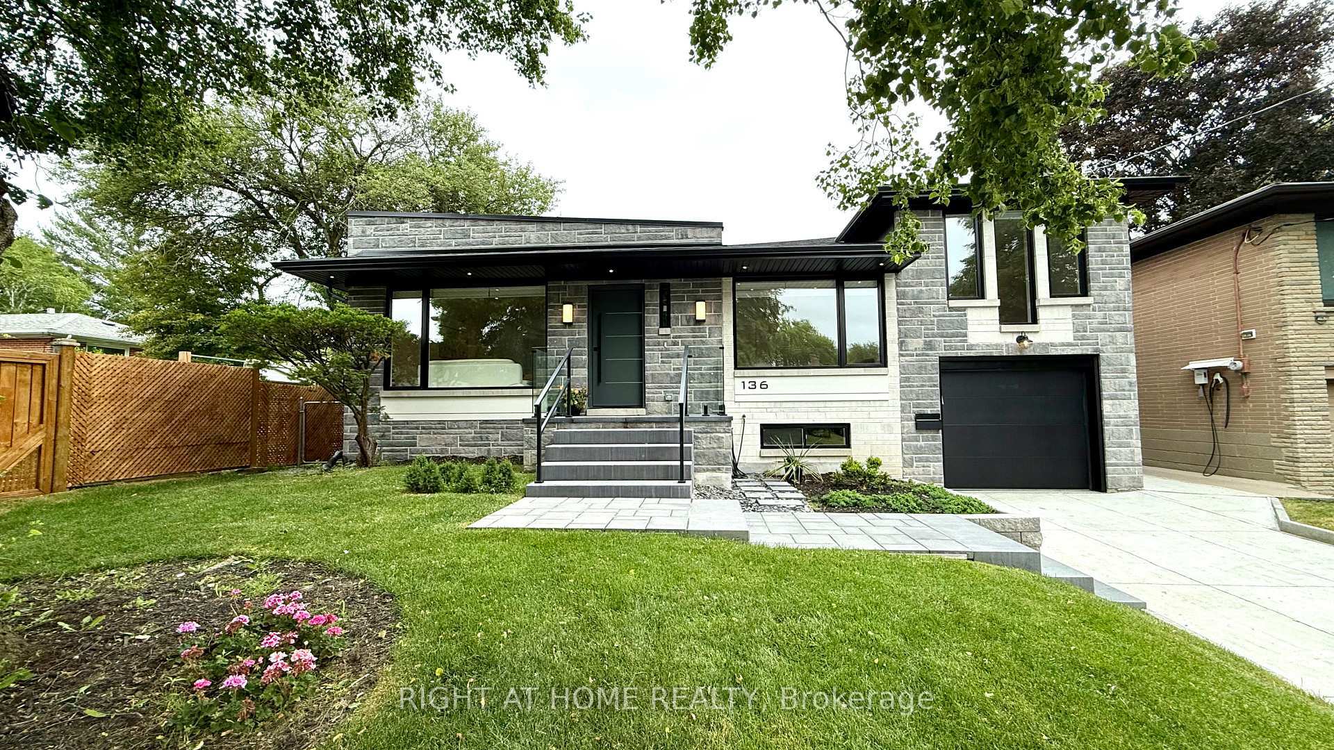136 Santa Barbara Road  Toronto ON M2N 2C5 photo