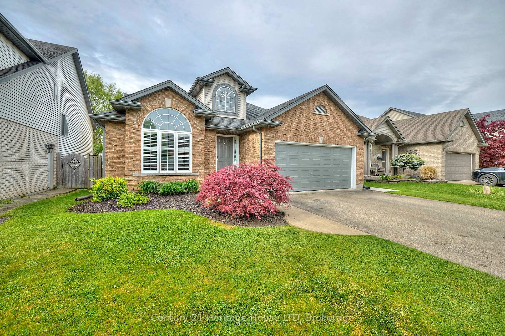 8 Arlene Street  St. Catharines ON L2S 4C9 photo