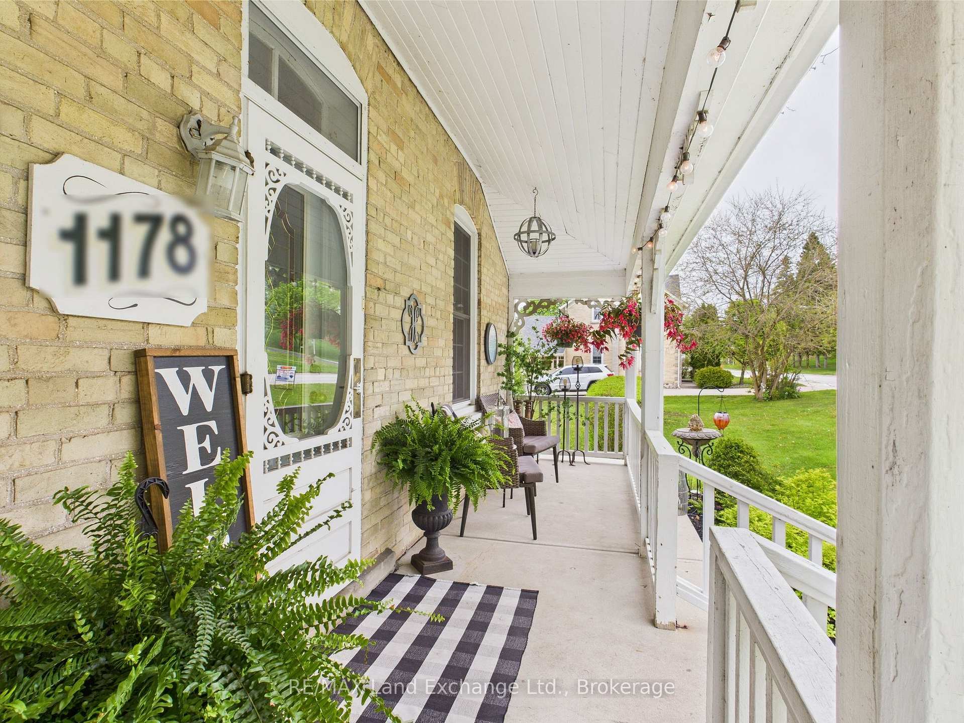 Property Photo: 1178 Queen Street ON N2Z 1G4