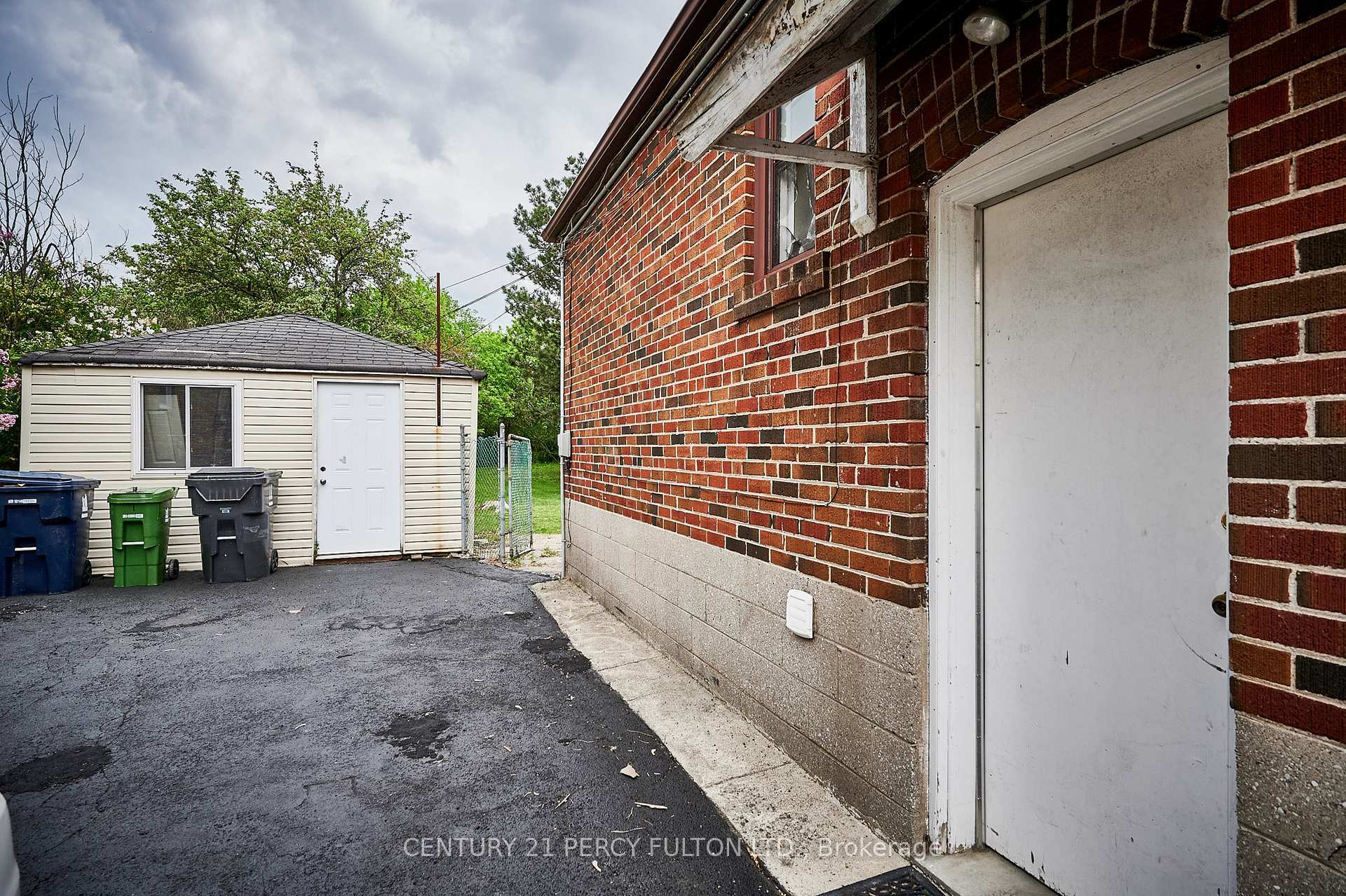 Property Photo: 19 Lynvalley Crescent Bsmt ON M1R 2V1