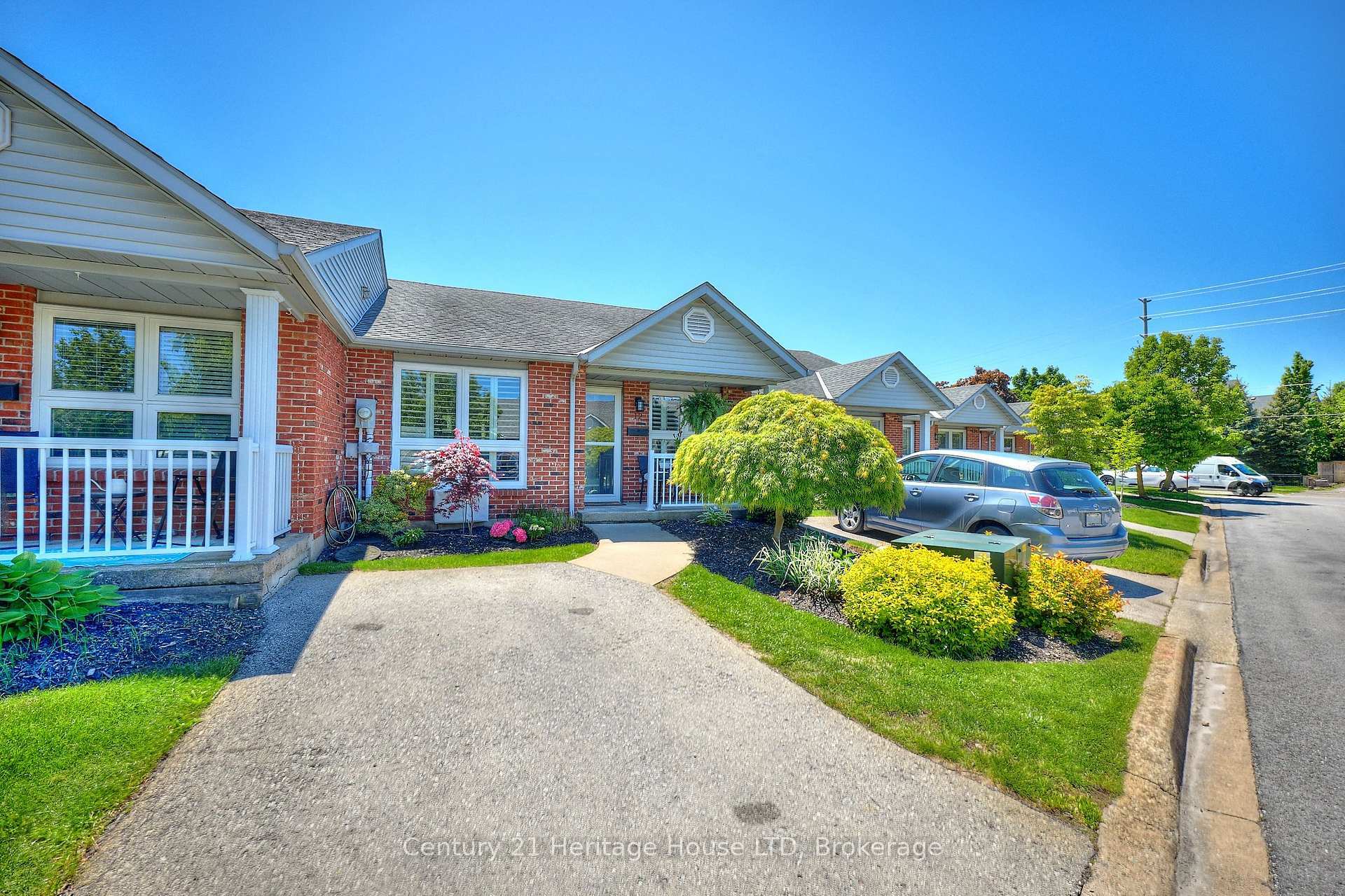 Property Photo: 226 Vansickle Road 12 ON L2S 2S7
