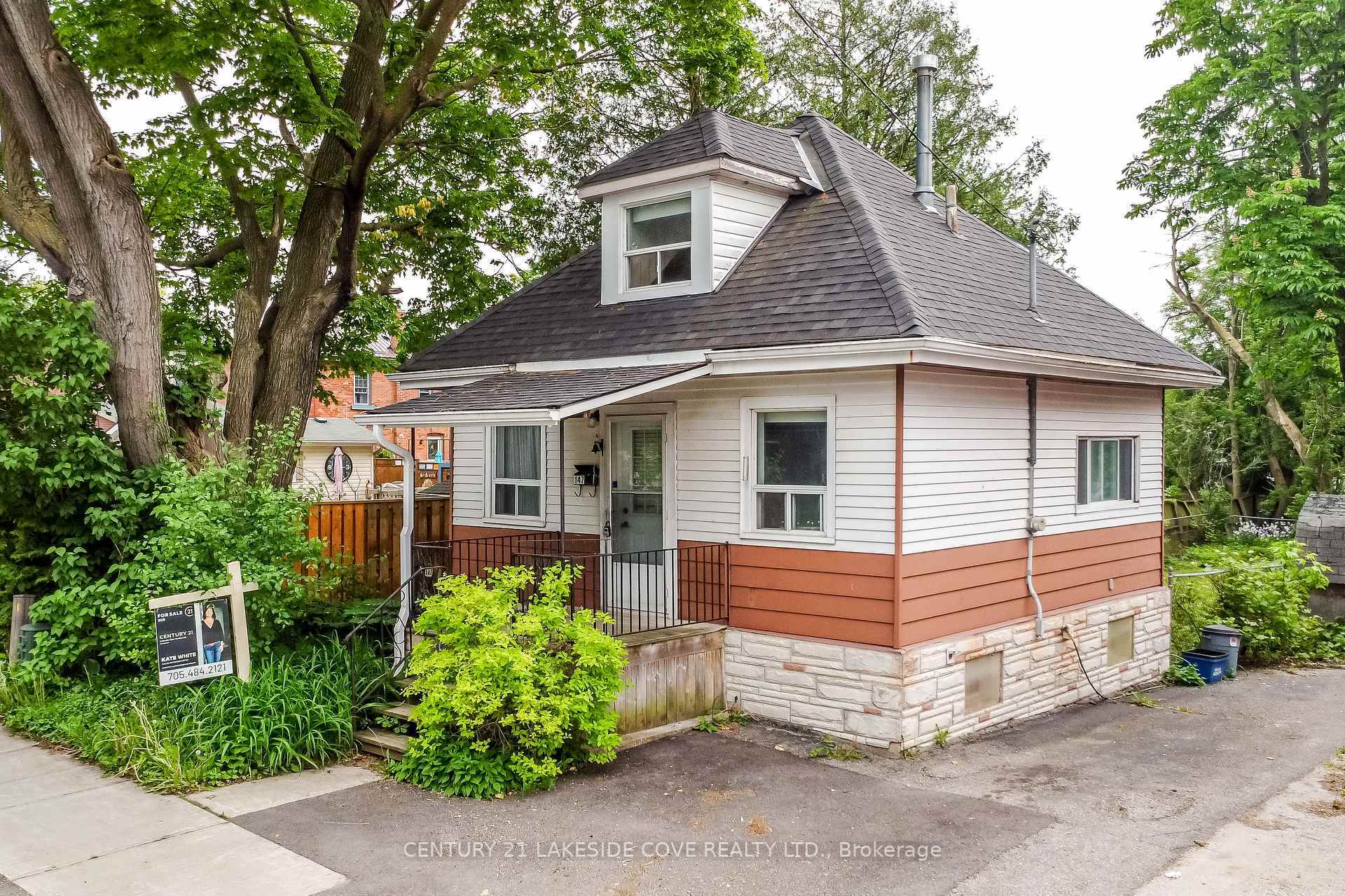 Property Photo: 147 Dufferin Street ON L3V 5T1
