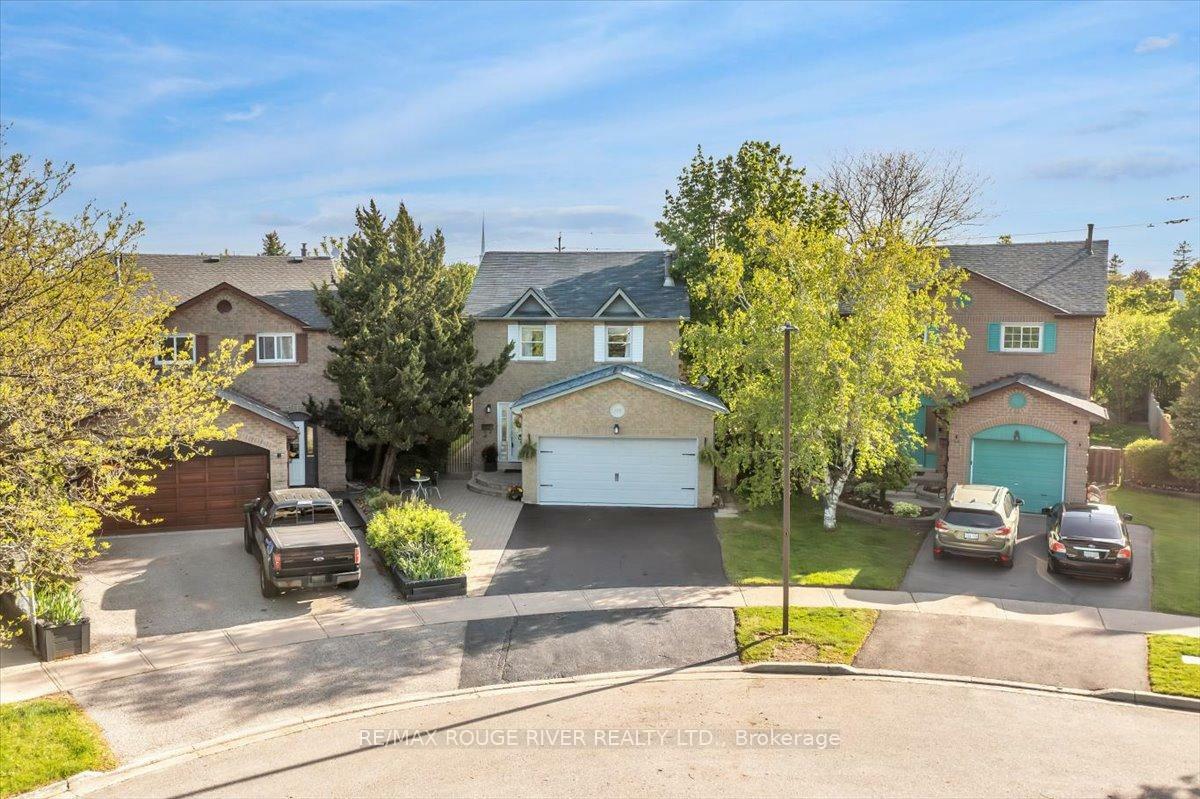 Property Photo: 716 Stonepath Circle ON L1V 3T1