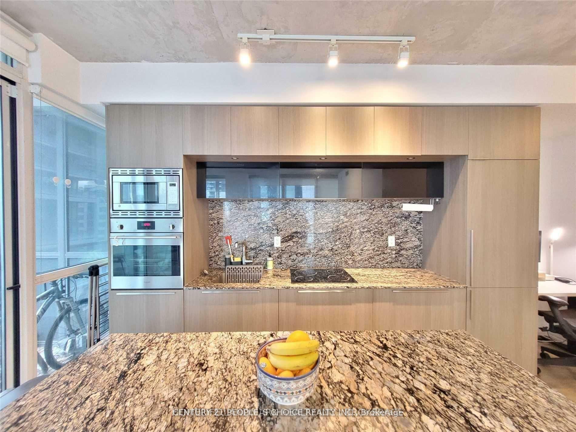 Property Photo:  88 Blue Jays Way 1702  ON M5V 2G3 