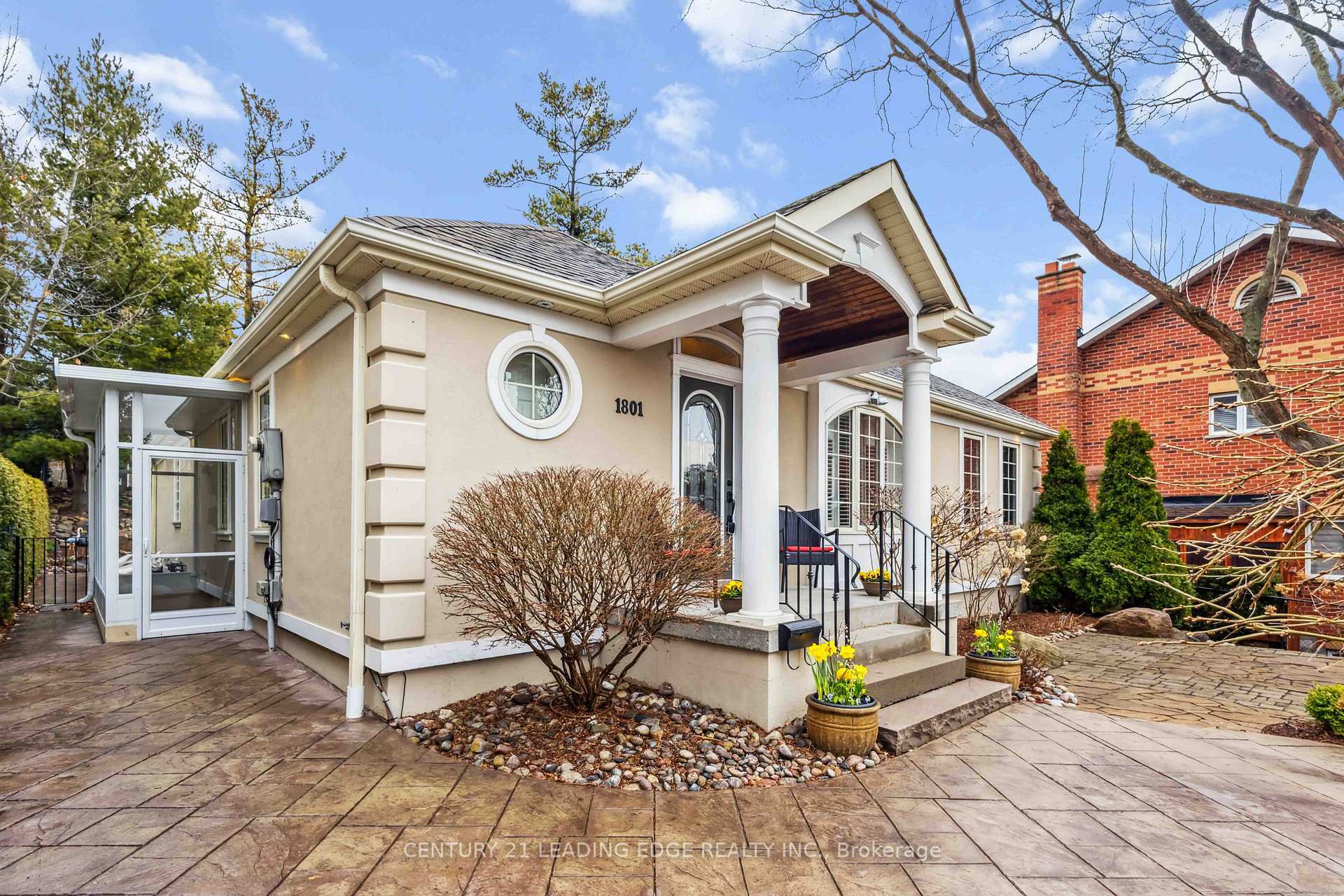 Property Photo: 1801 Appleview Road ON L1V 1T7