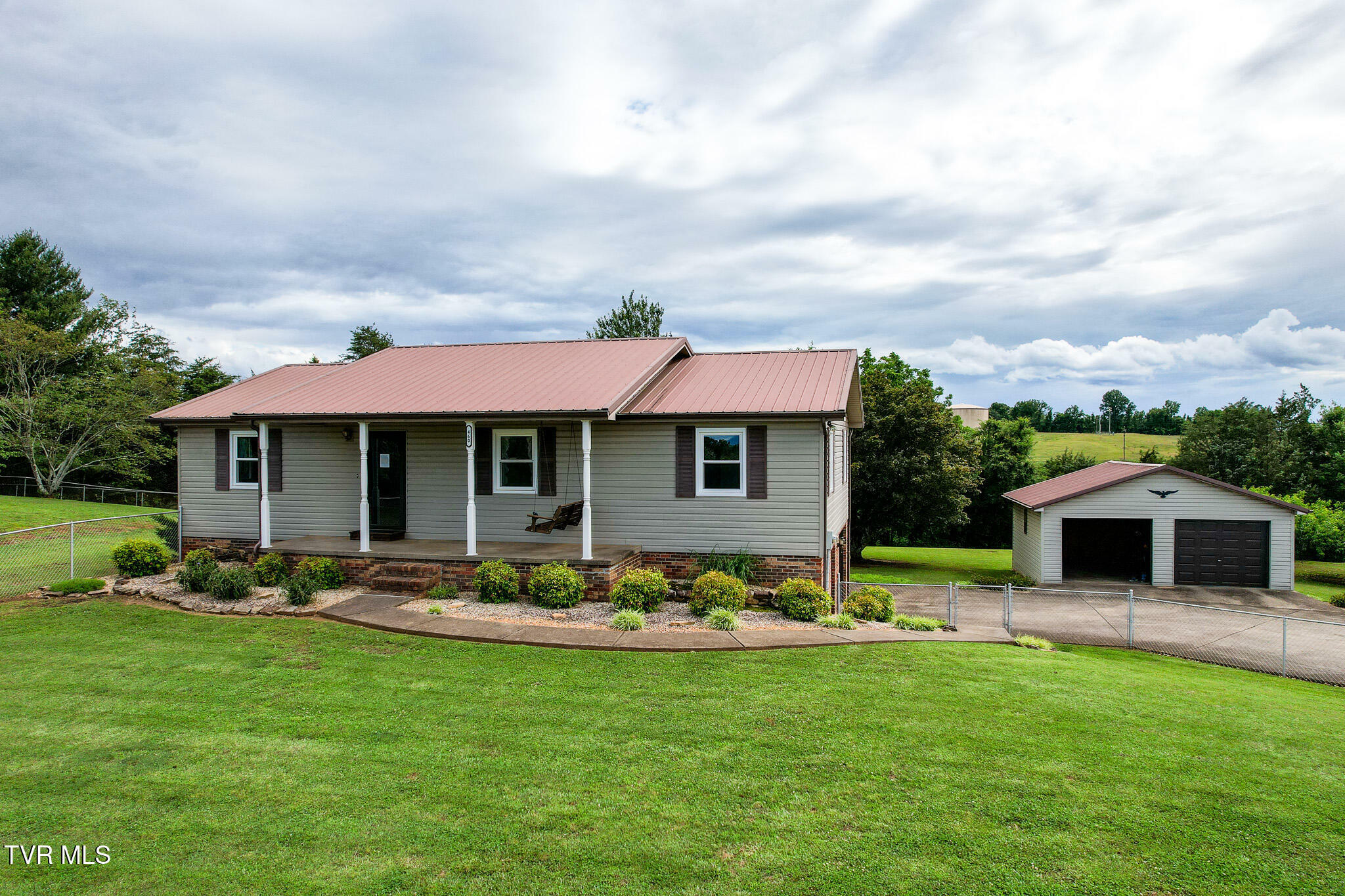 Property Photo: 460 W Hills Dr TN 37818