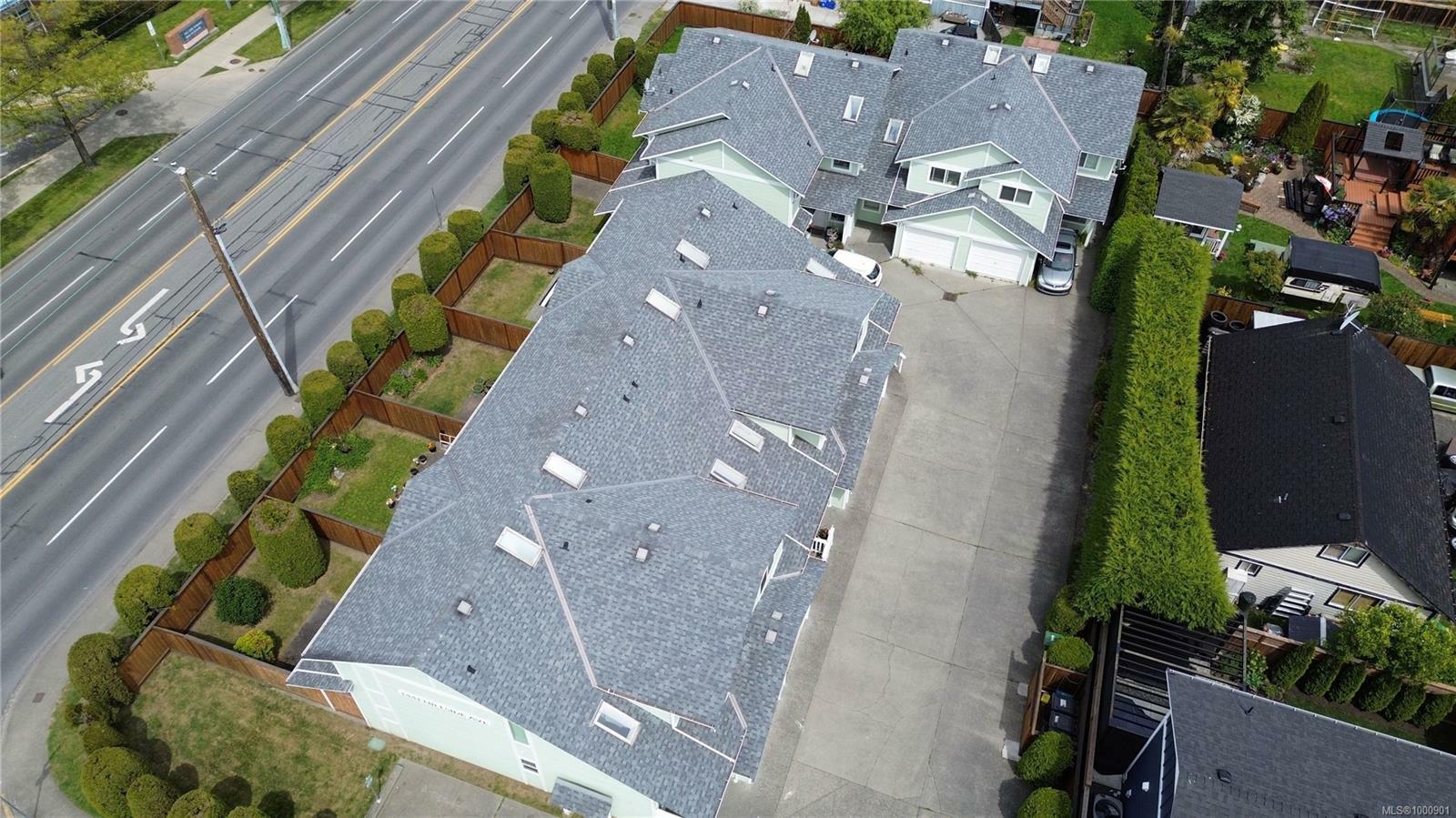 Property Photo: 1441 Hillside Ave 1 BC V8T 2B9