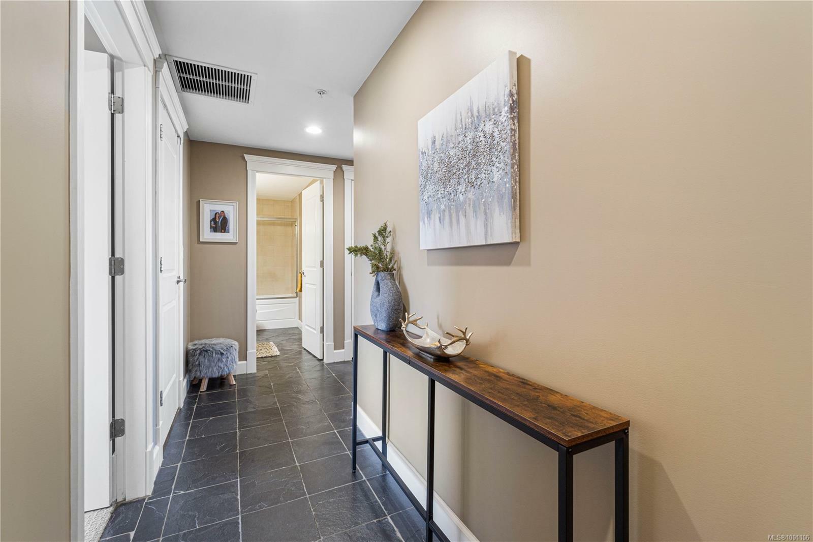 Property Photo: 225 Rosehill St 401 BC V9S 1E1