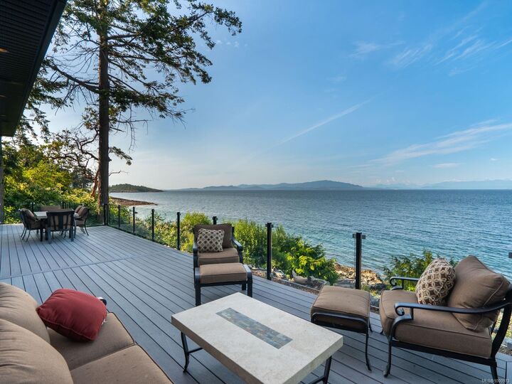 Property Photo:  1380 Reef Rd  BC V9P 9B9 