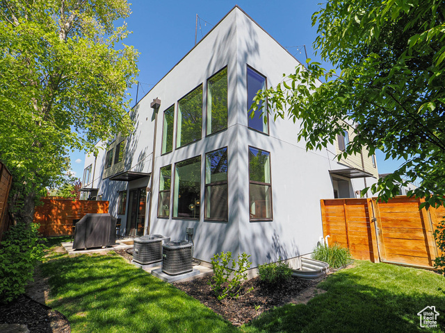 Property Photo: 4535 S Bleecker Pl UT 84117