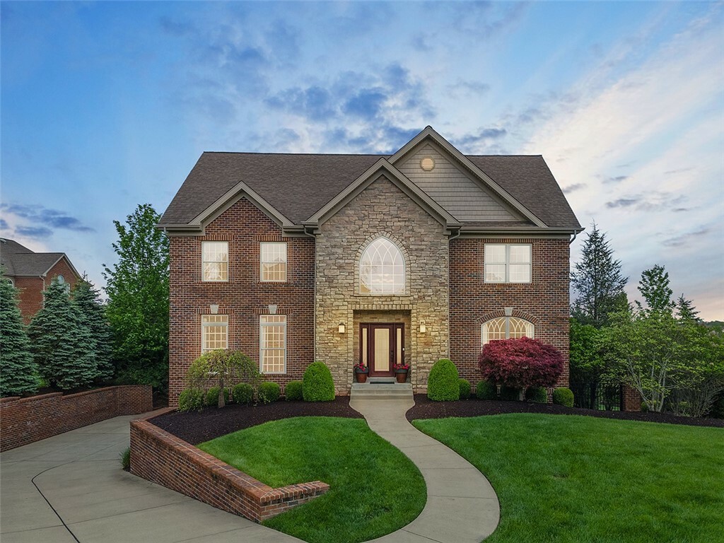 Property Photo: 317 Buckingham Dr PA 15367